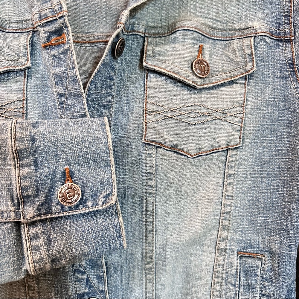 Upcycled Denim Jacket With Rolling Stones Voodoo Lounge Design - Picture 6 of 13